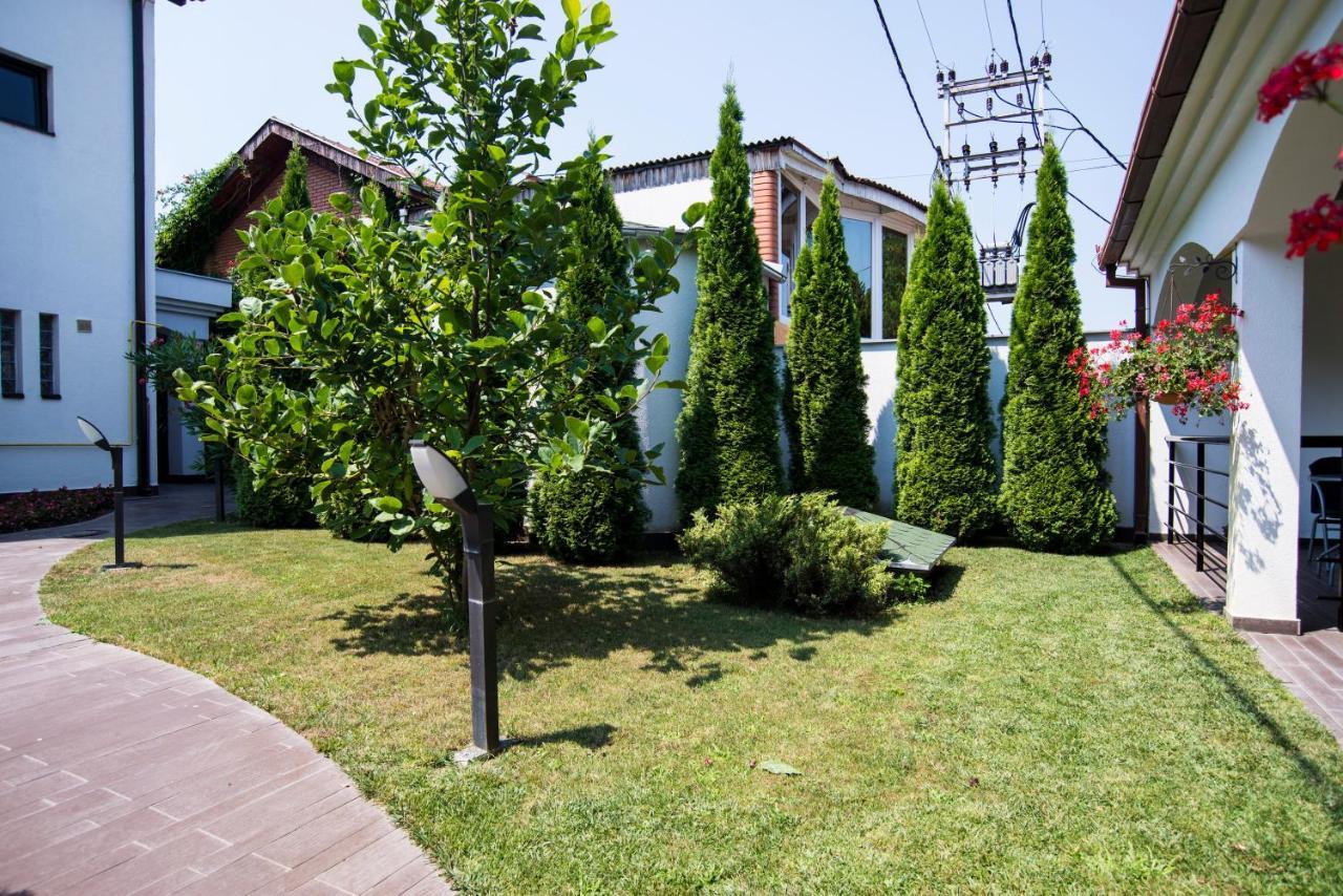 Guest House Panorama Aqualux With Free Parking Novi Sad Exterior foto