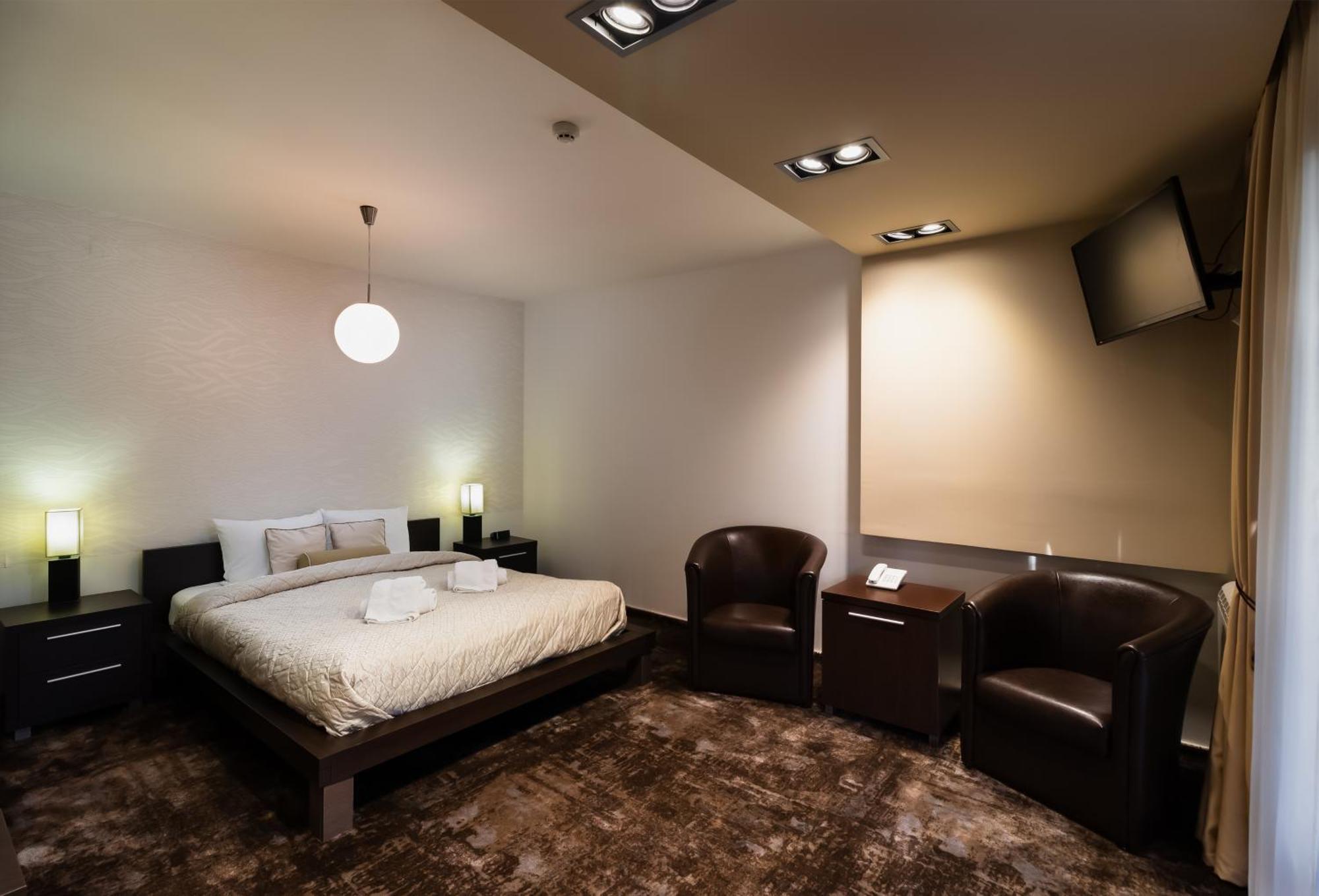 Guest House Panorama Aqualux With Free Parking Novi Sad Quarto foto
