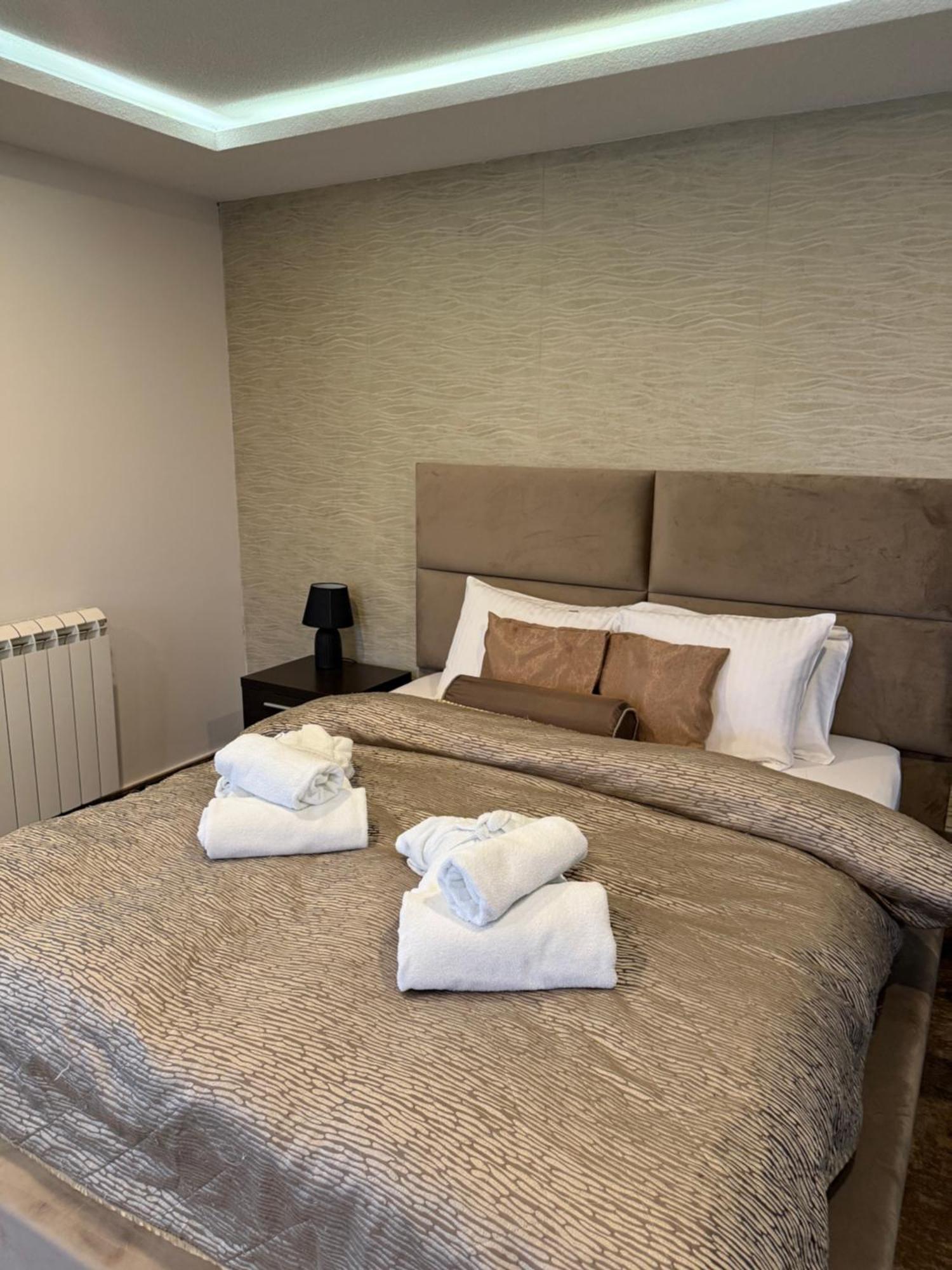 Guest House Panorama Aqualux With Free Parking Novi Sad Exterior foto