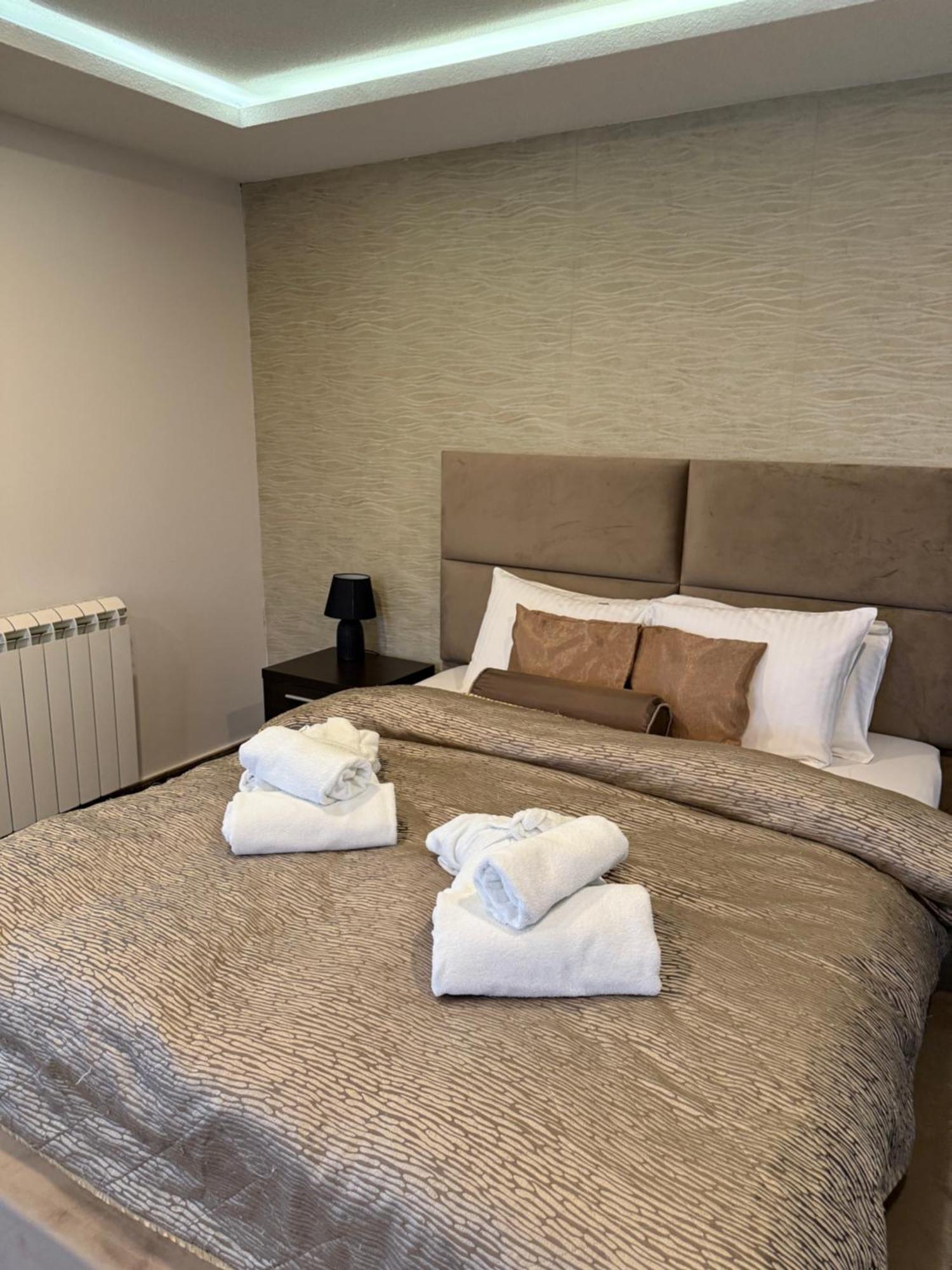 Guest House Panorama Aqualux With Free Parking Novi Sad Exterior foto