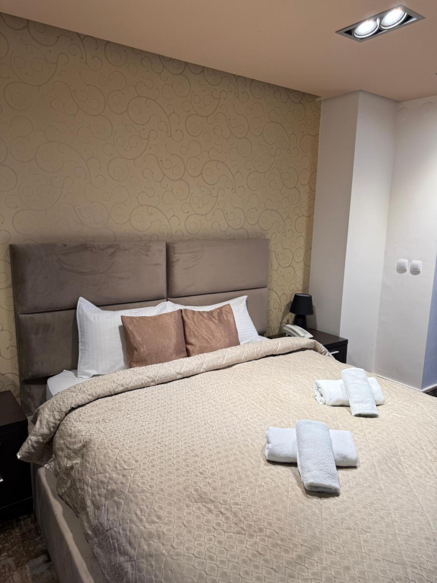 Guest House Panorama Aqualux With Free Parking Novi Sad Exterior foto