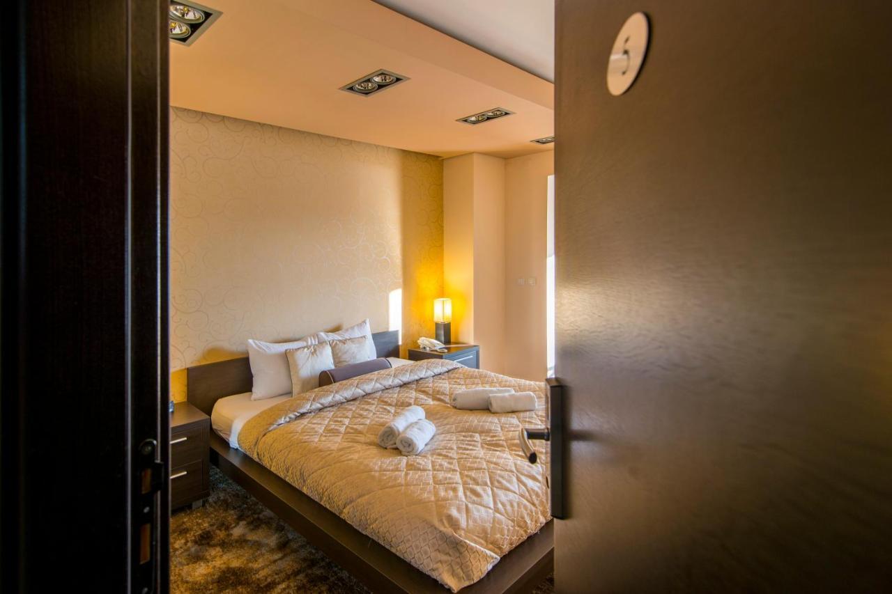 Guest House Panorama Aqualux With Free Parking Novi Sad Exterior foto